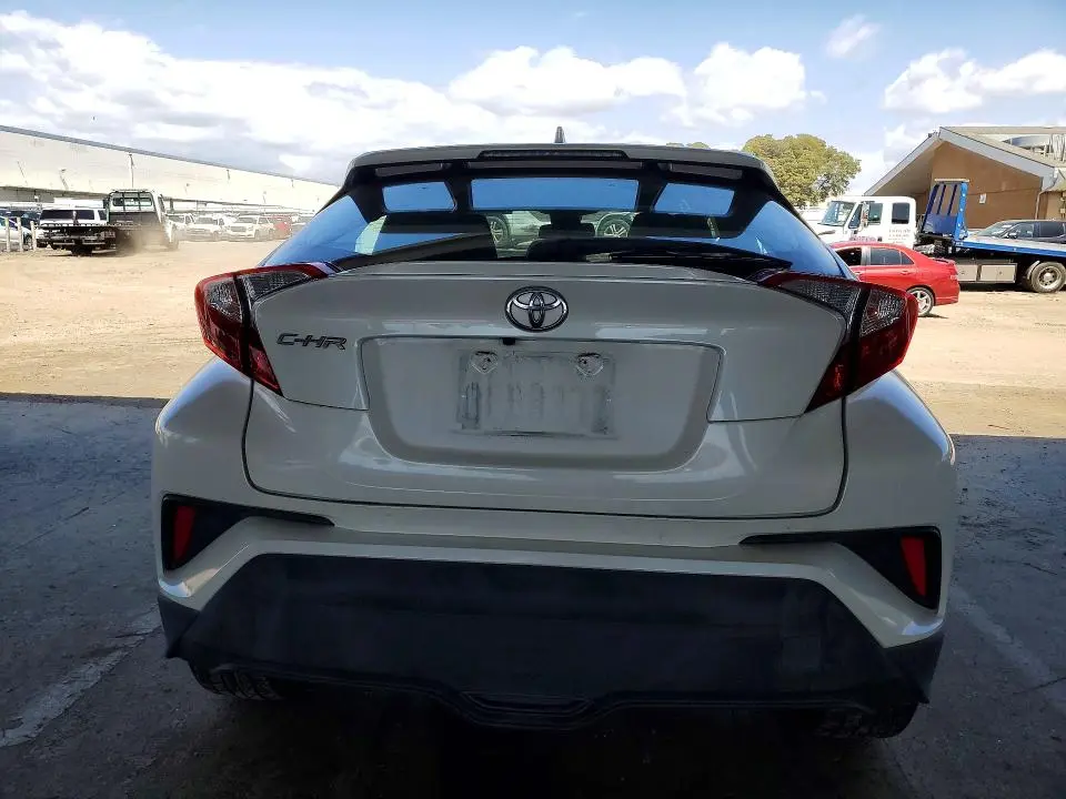 2018 TOYOTA C-HR XLE  