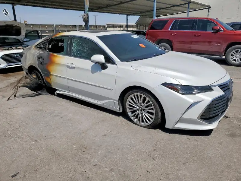 2020 TOYOTA AVALON LIMITED  