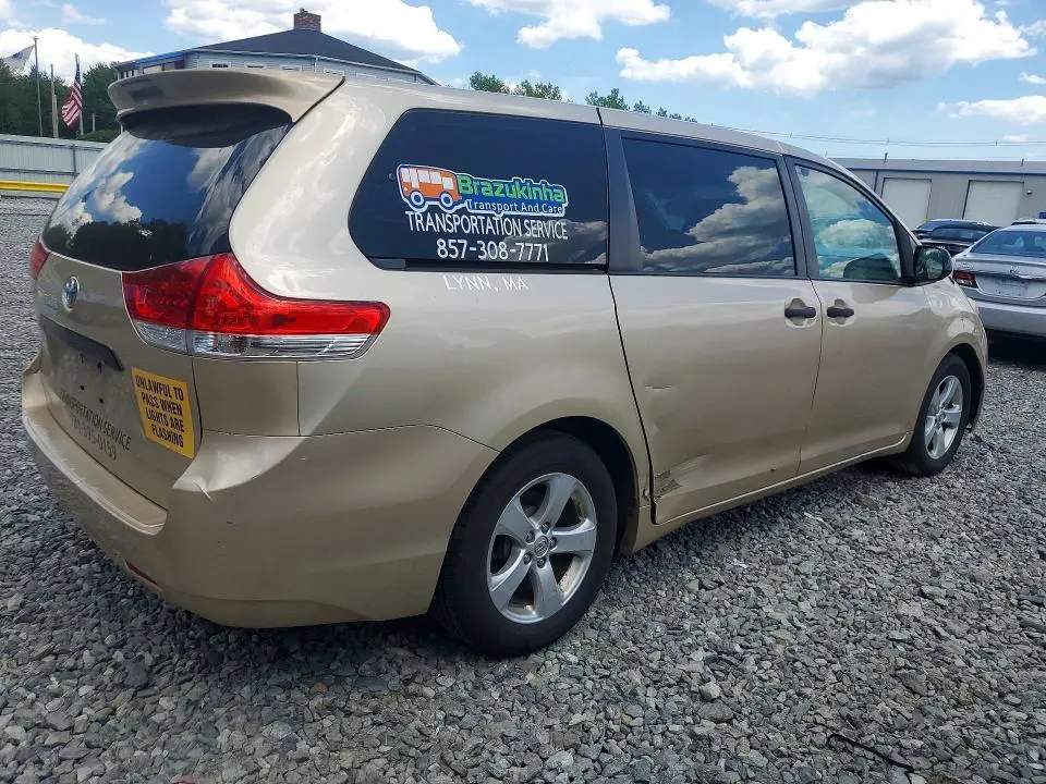 2014 TOYOTA SIENNA L 7-PASSENGER  