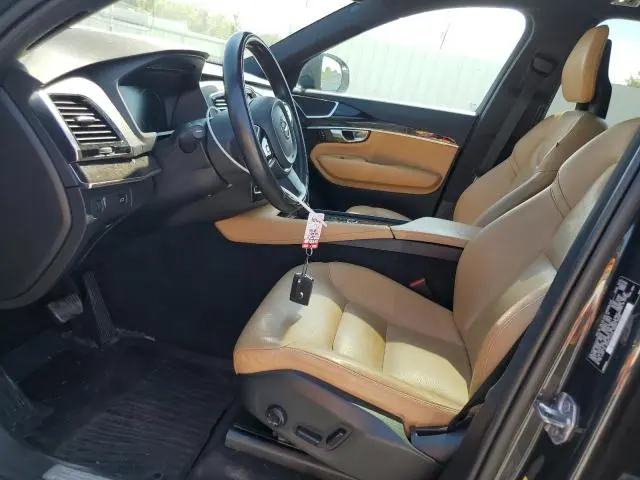 2017 VOLVO XC90 T5  