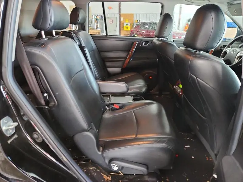 2013 TOYOTA HIGHLANDER LIMITED  