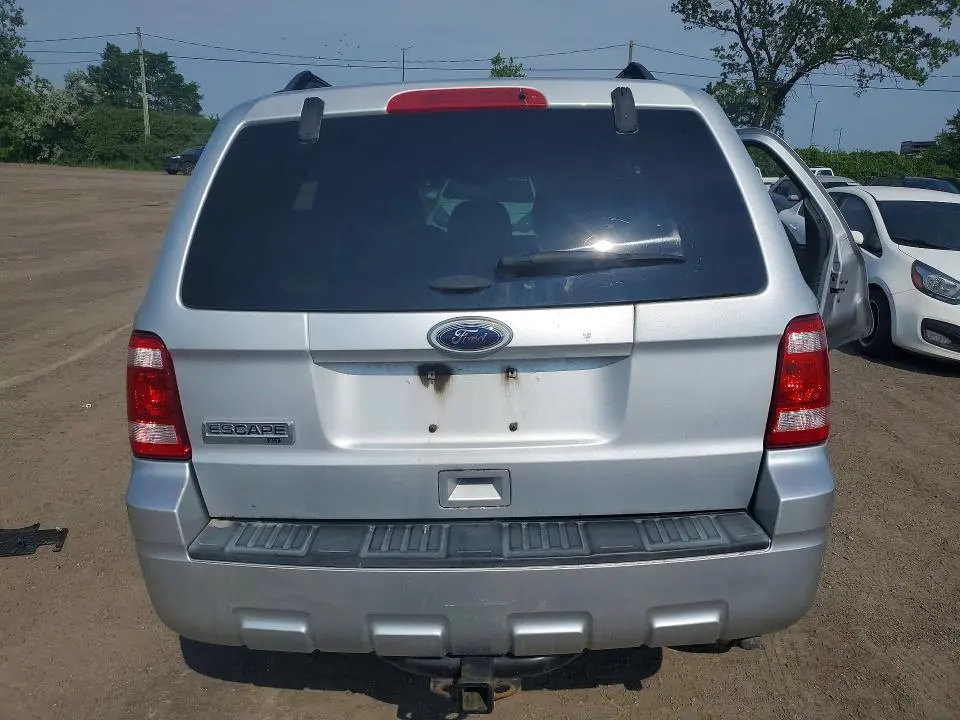 2011 FORD ESCAPE XLT  