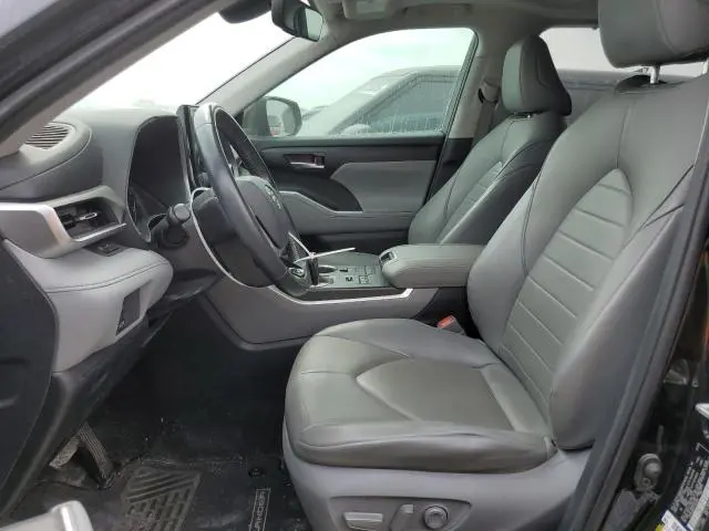 2020 TOYOTA HIGHLANDER XLE  