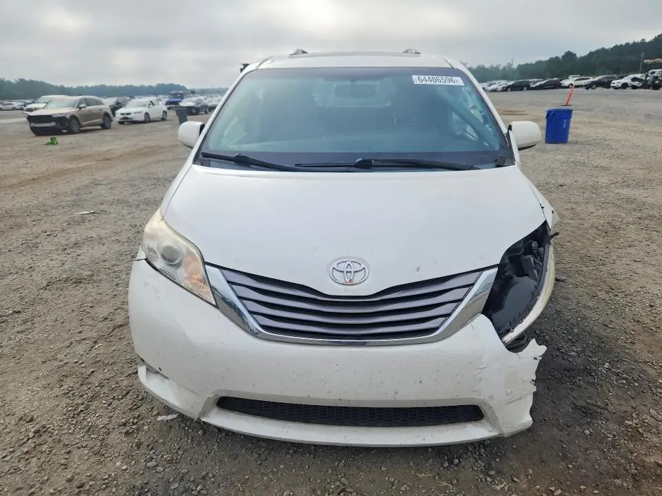 2016 TOYOTA SIENNA XLE 8-PASSENGER  