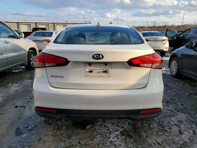 2018 KIA FORTE LX  