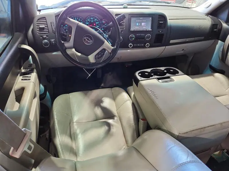 2011 CHEVROLET SILVERADO K1500 LT  