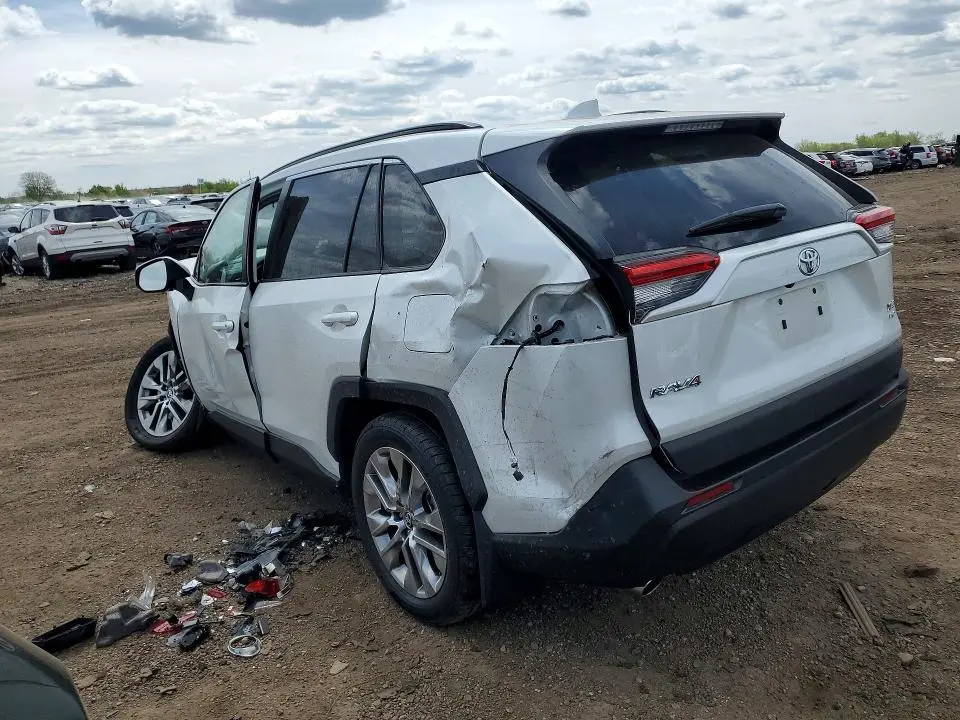 2024 TOYOTA RAV4 XLE PREMIUM  