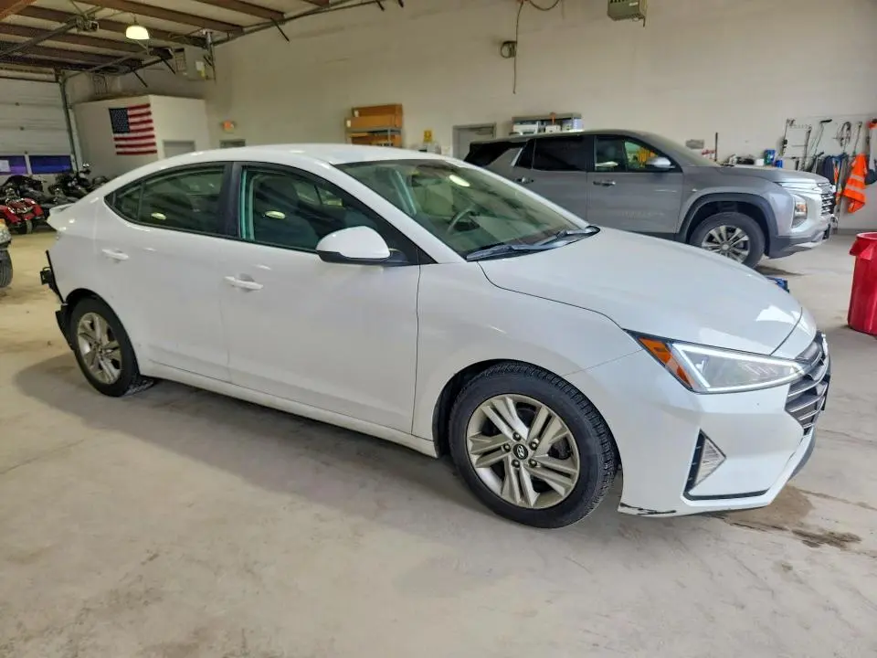 2020 HYUNDAI ELANTRA SEL  