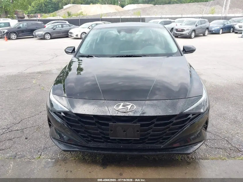2023 HYUNDAI ELANTRA SE