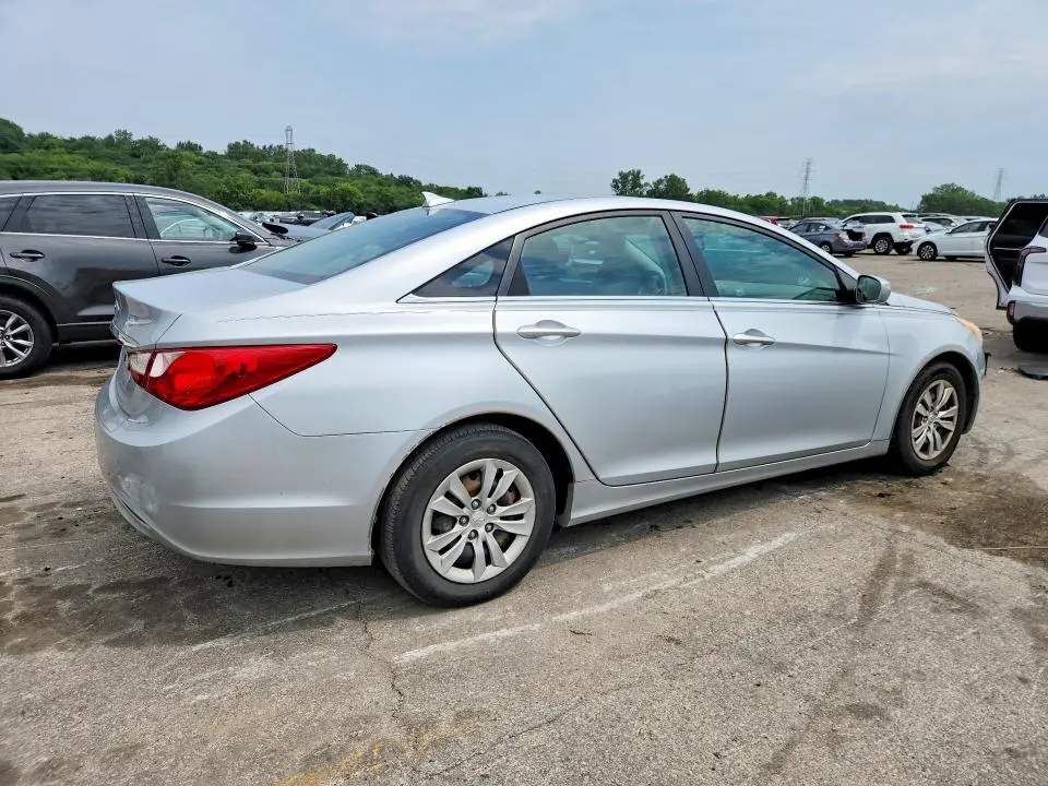 2012 HYUNDAI SONATA GLS  