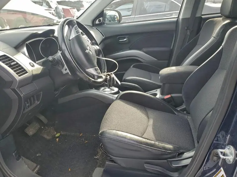 2010 MITSUBISHI OUTLANDER SE  