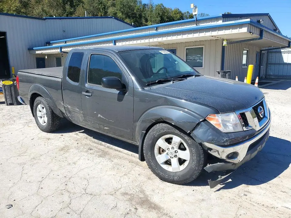 2010 NISSAN FRONTIER SE V6  