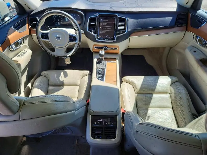 2016 VOLVO XC90 T6  