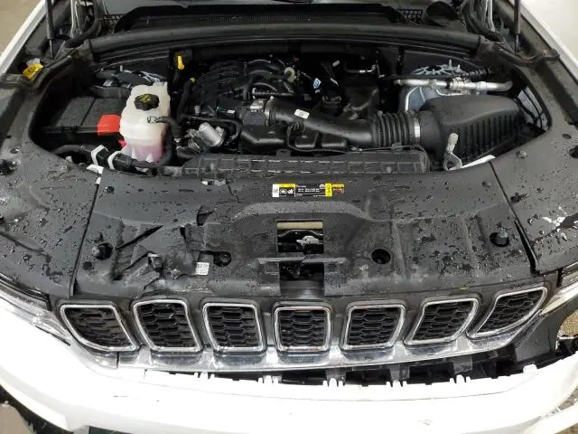 2024 JEEP GRAND CHEROKEE LAREDO  
