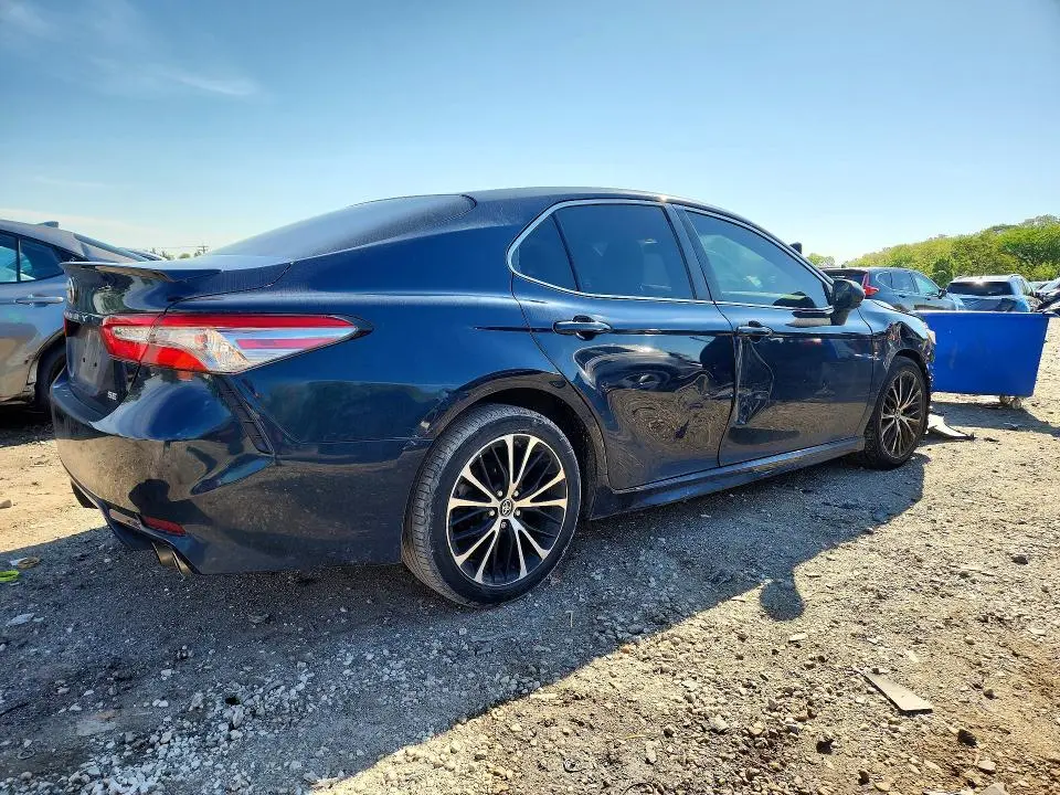 2018 TOYOTA CAMRY SE  