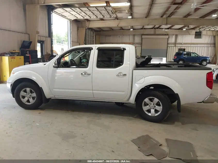 2010 NISSAN FRONTIER SE