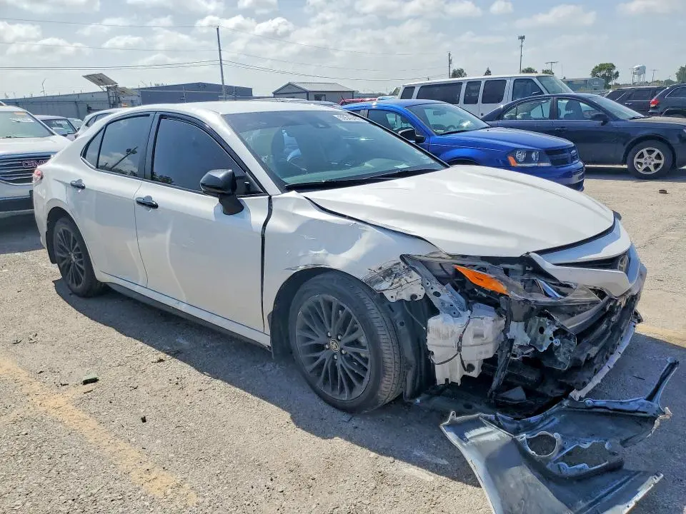 2020 TOYOTA CAMRY SE NIGHTSHADE  