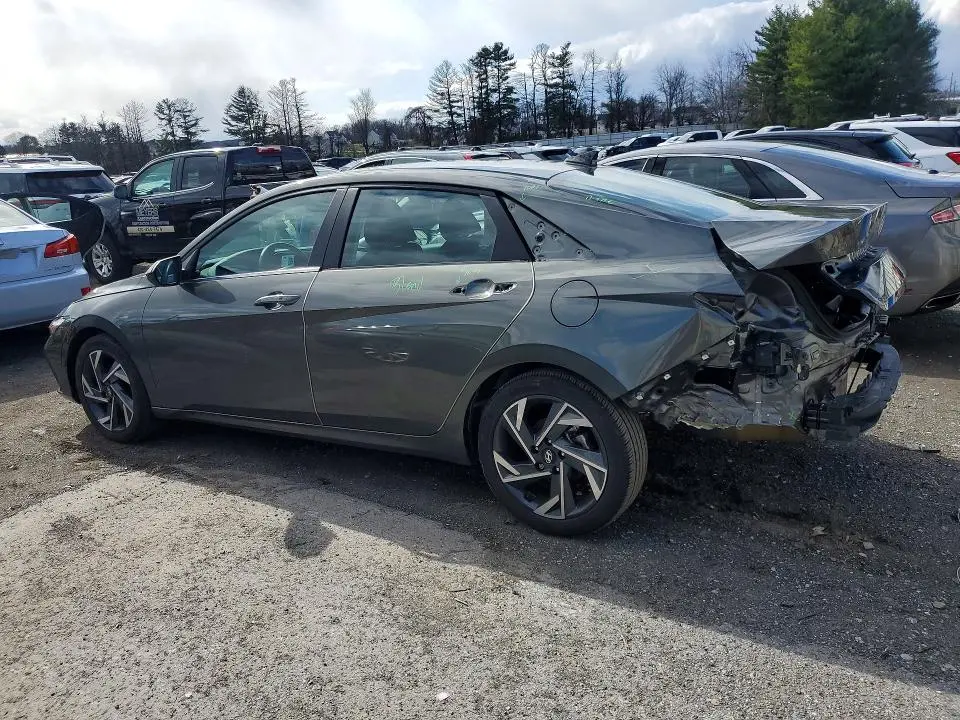 2024 HYUNDAI ELANTRA SEL  