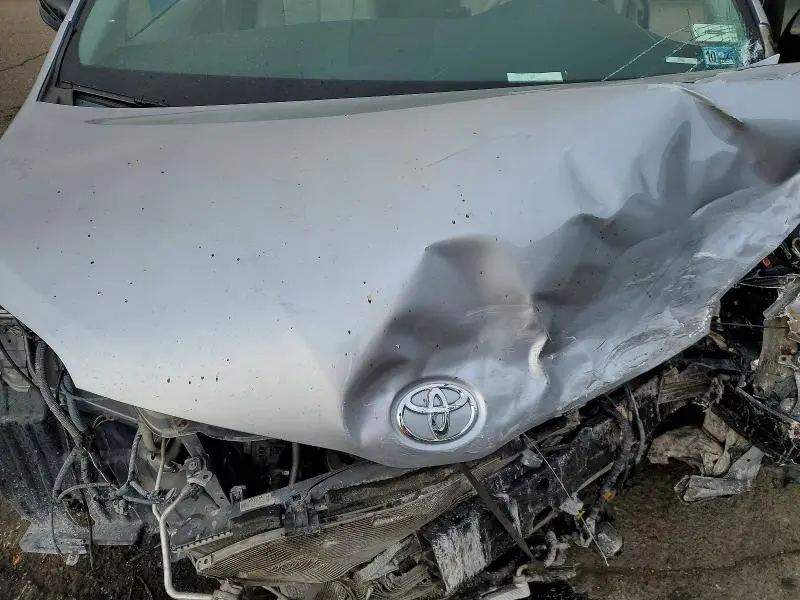 2013 TOYOTA SIENNA XLE  