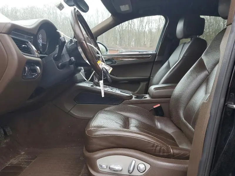 2016 PORSCHE MACAN S  