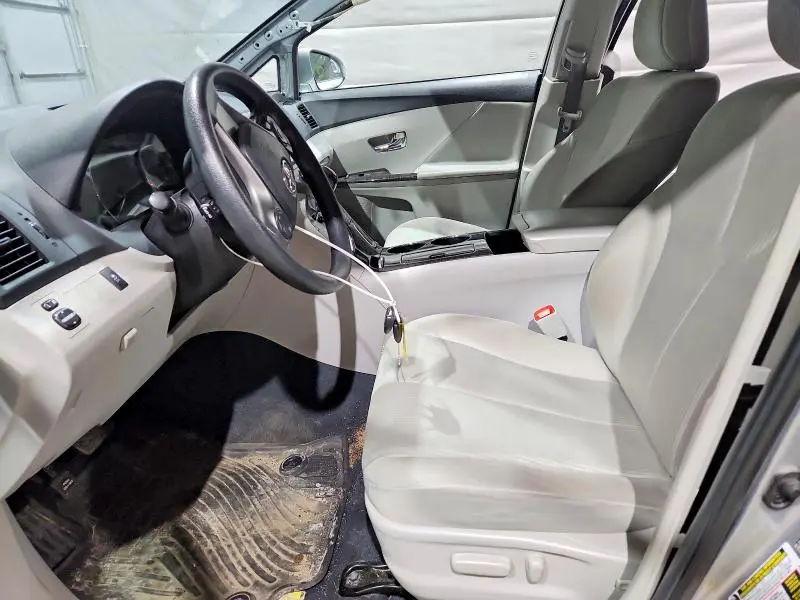 2015 TOYOTA VENZA LE  
