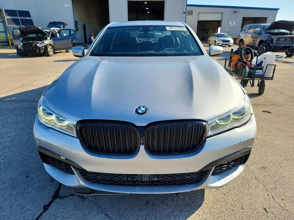 2018 BMW 750 I  