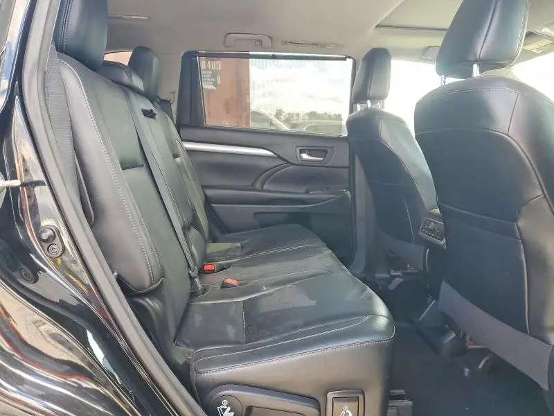 2017 TOYOTA HIGHLANDER XLE  