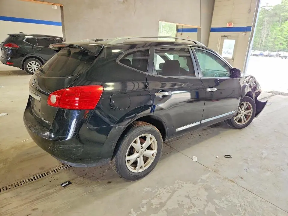 2011 NISSAN ROGUE S  