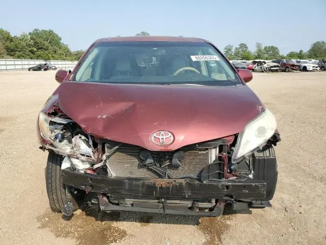 2011 TOYOTA SIENNA XLE  