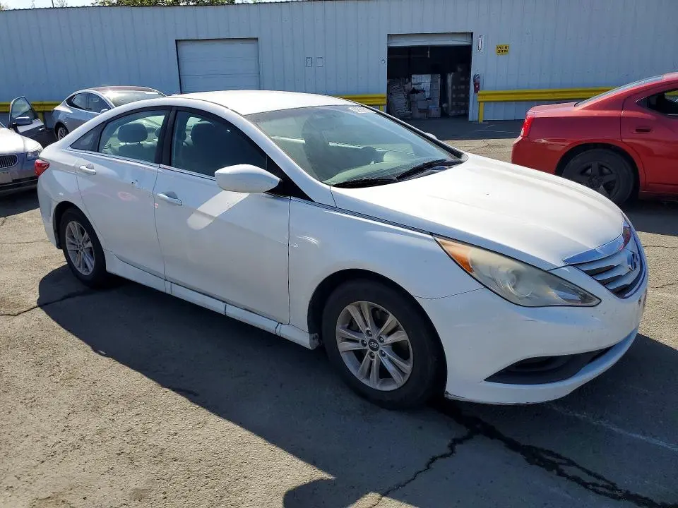 2014 HYUNDAI SONATA GLS  