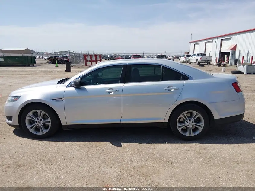 2018 FORD TAURUS SE