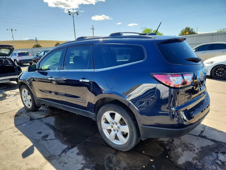 2017 CHEVROLET TRAVERSE LT  