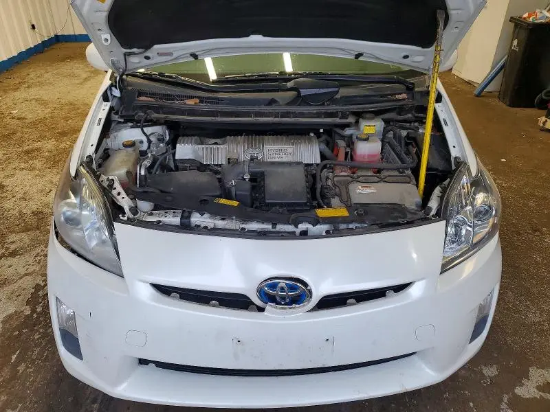 2010 TOYOTA PRIUS III  
