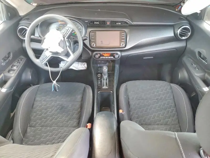 2021 NISSAN KICKS SV  