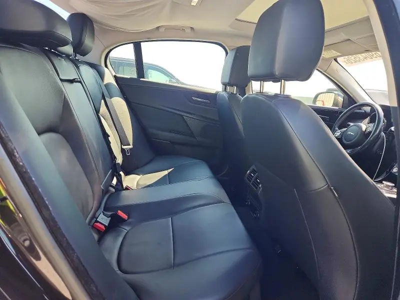 2017 JAGUAR XE PREMIUM  