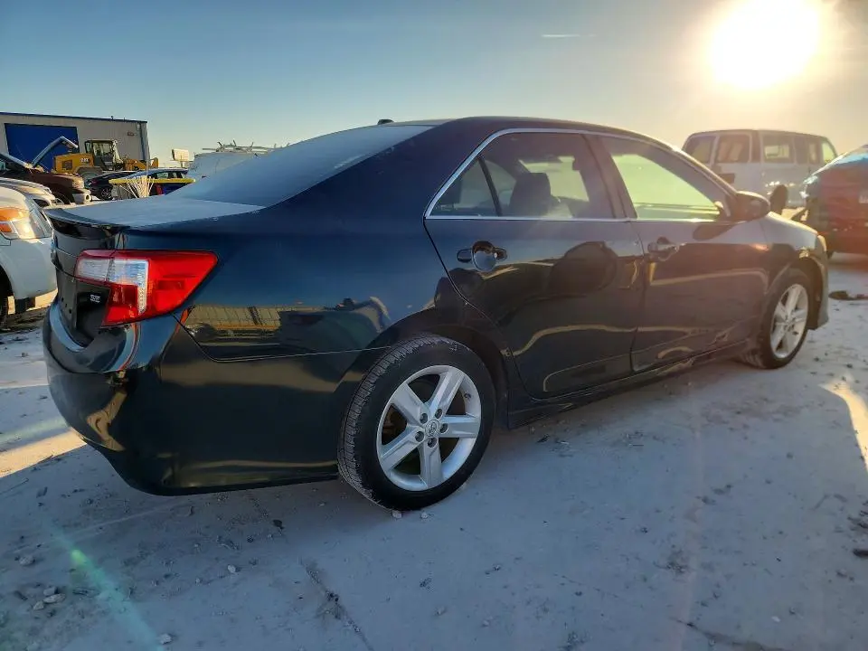 2012 TOYOTA CAMRY SE  