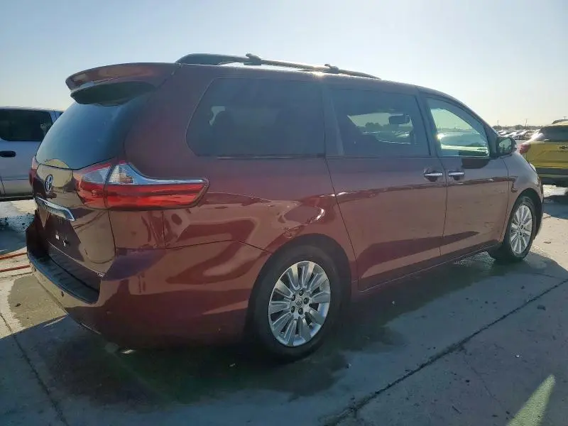 2015 TOYOTA SIENNA XLE  