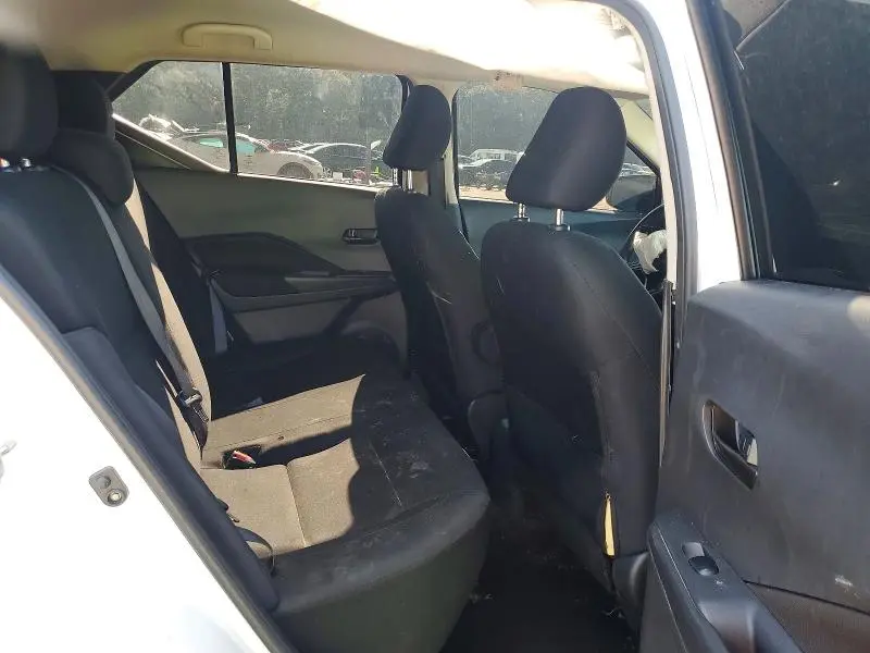 2024 NISSAN KICKS S  