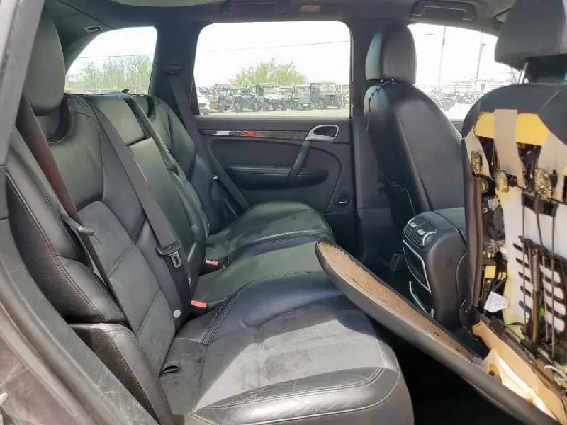 2010 PORSCHE CAYENNE GTS  