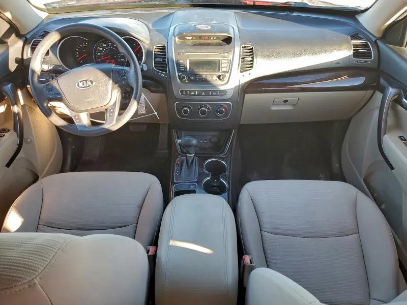 2014 KIA SORENTO LX  