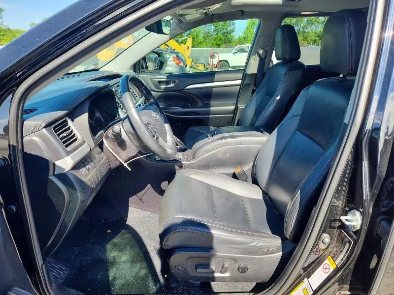 2019 TOYOTA HIGHLANDER XLE  