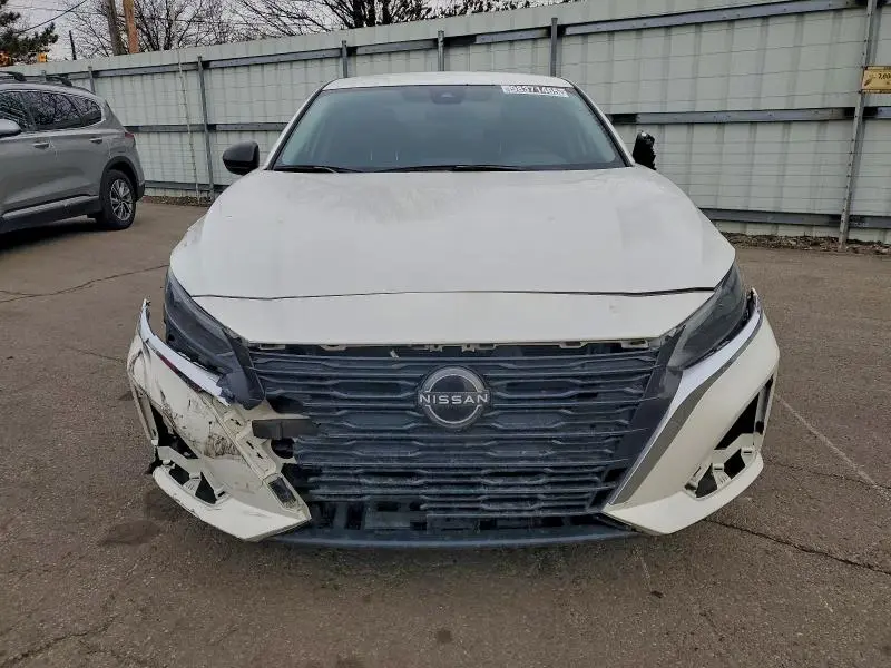 2024 NISSAN ALTIMA SV  