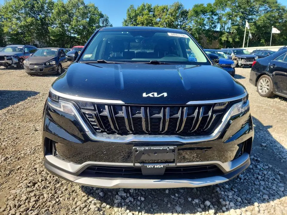 2024 KIA CARNIVAL EX  
