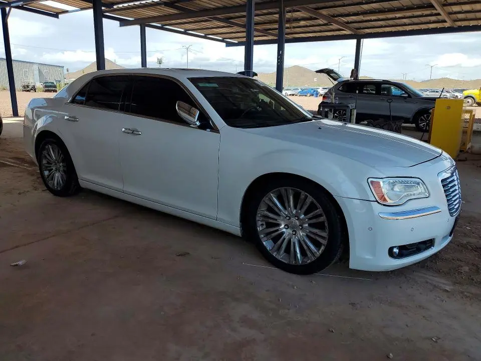 2011 CHRYSLER 300C   