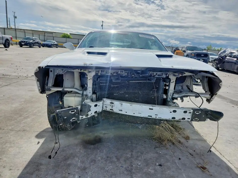 2015 DODGE CHALLENGER SXT  
