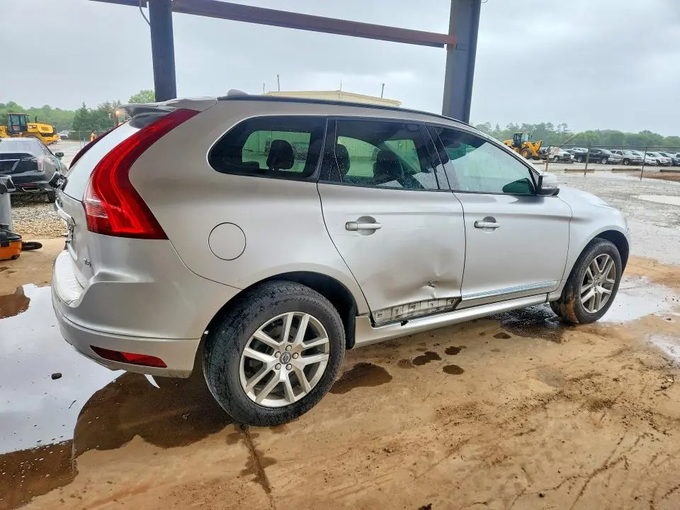 2017 VOLVO XC60 T5  