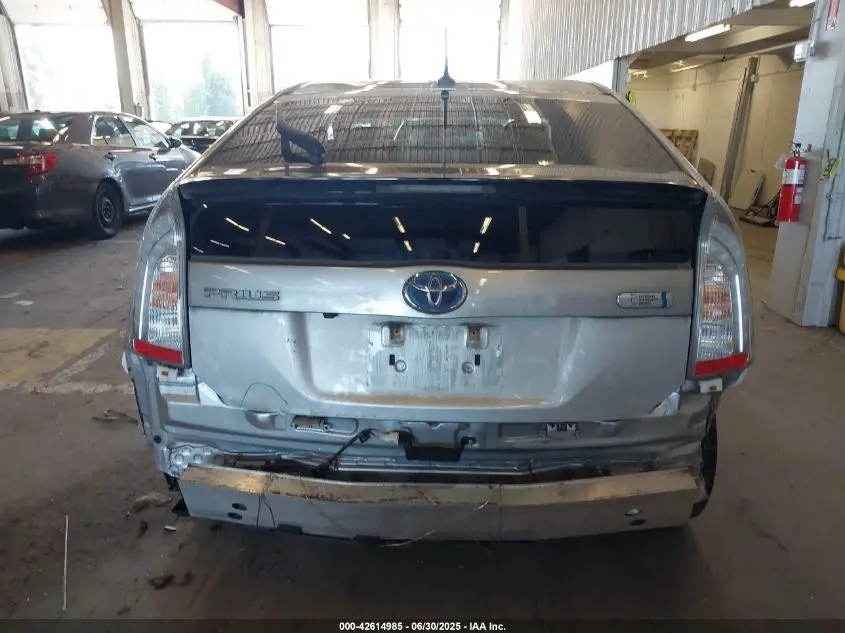 2014 TOYOTA PRIUS PLUG-IN  