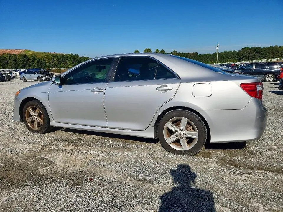 2013 TOYOTA CAMRY SE  