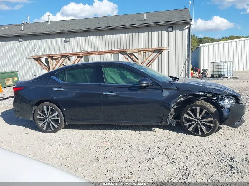 2022 NISSAN ALTIMA PLATINUM INTELLIGENT AWD