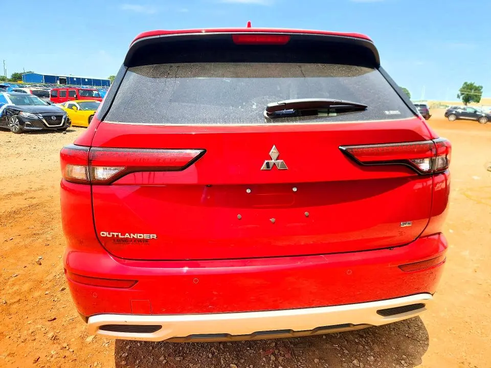 2024 MITSUBISHI OUTLANDER SE  